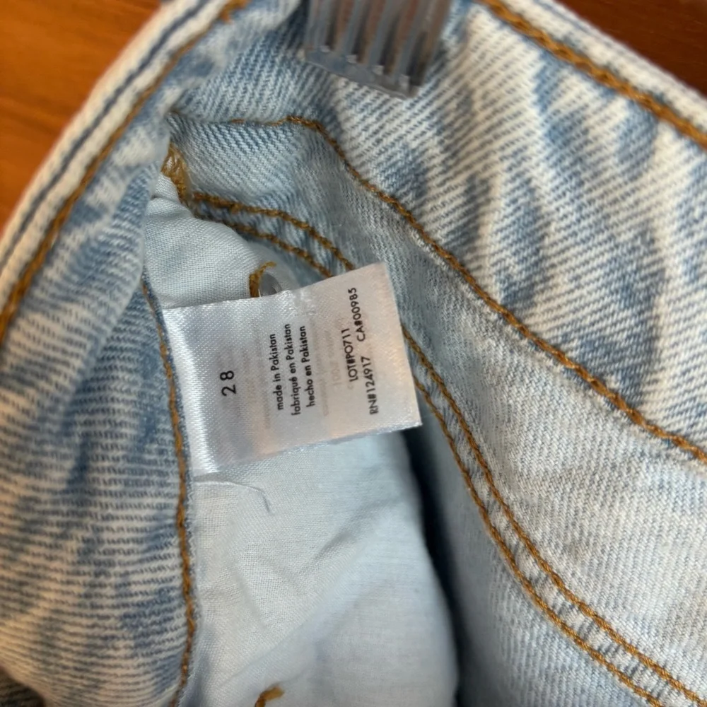 WeWoreWhat Streight Leg Jeans, Size 28 - Picture 11 of 11